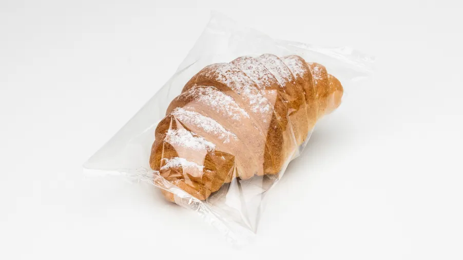 Croissant s ovocnou náplní
